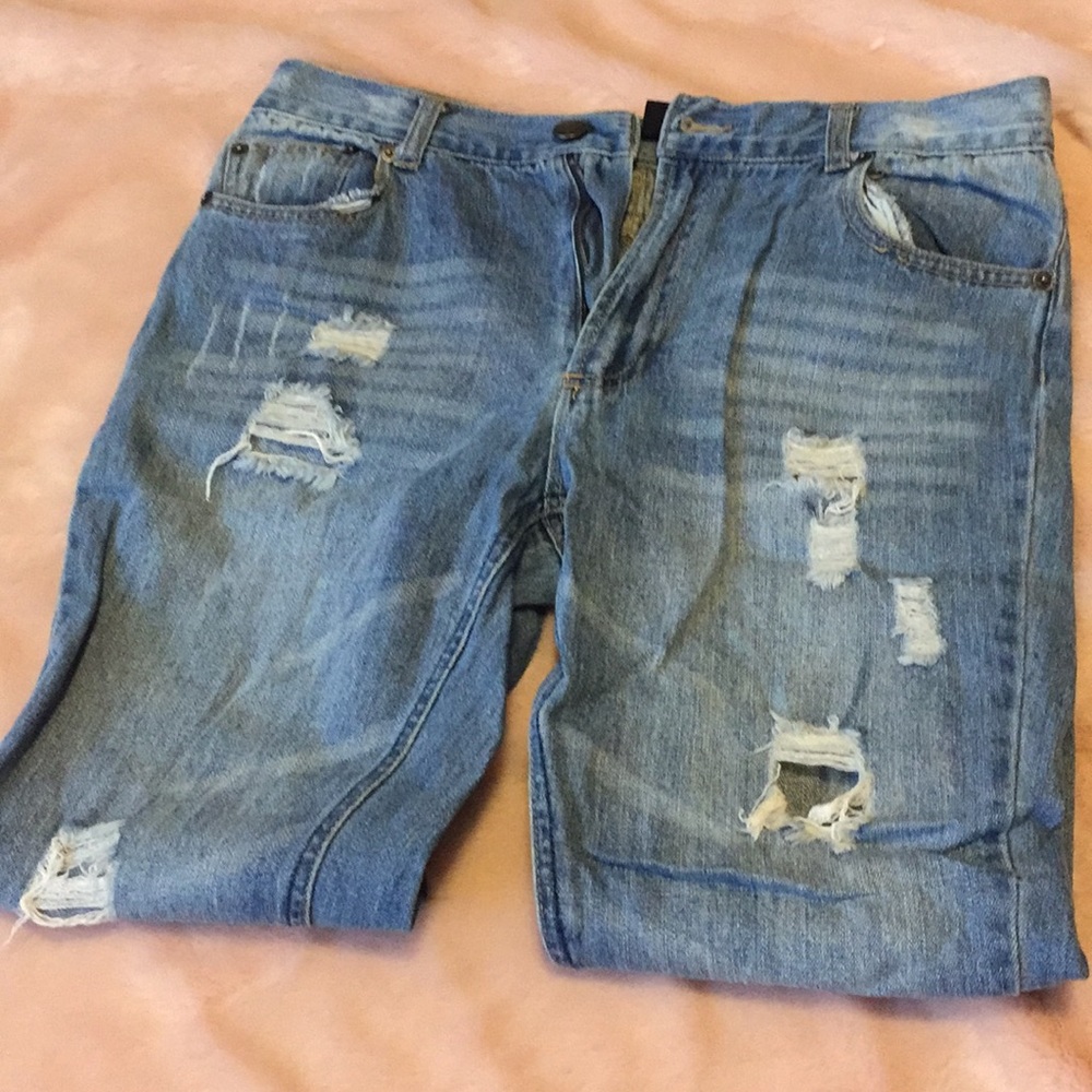 Distressed boyfriend jeans